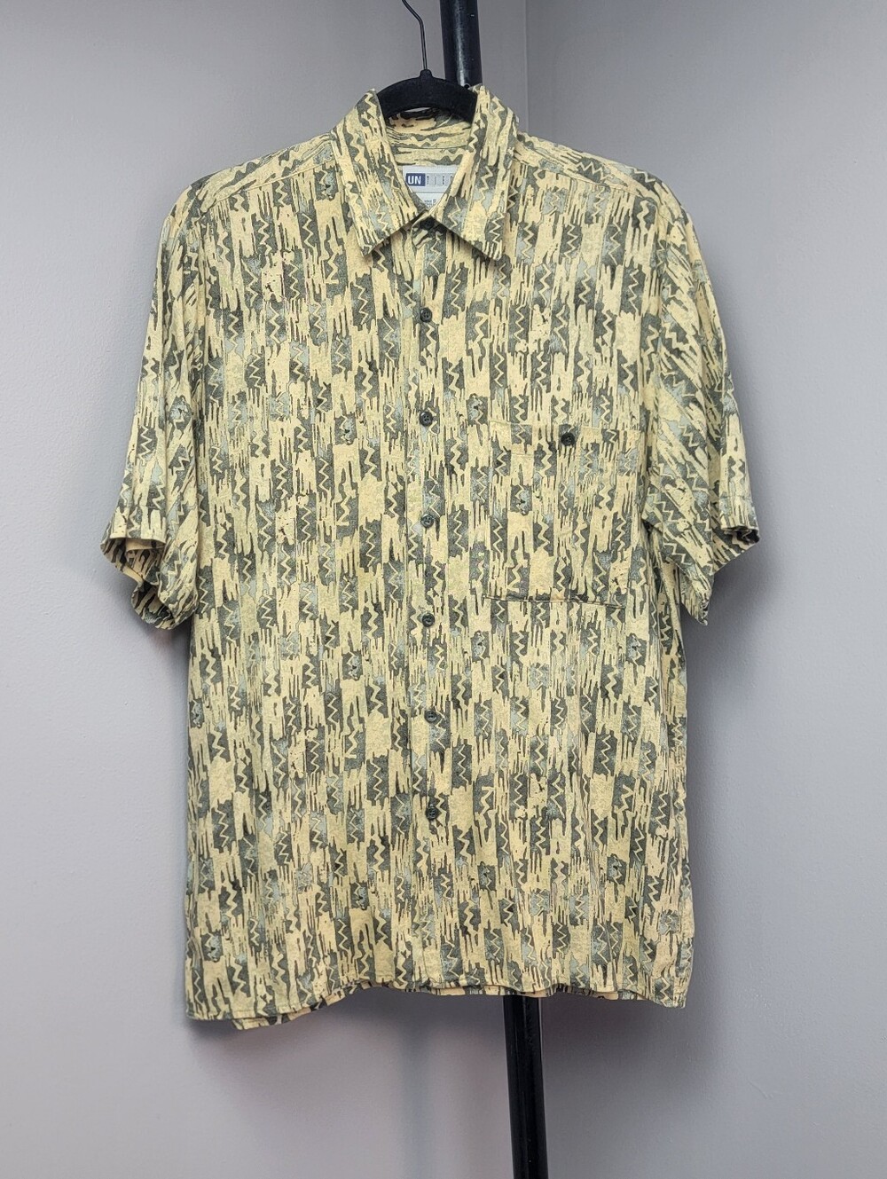 Untied Resort GeometricPrint Hawaiian Shirt Top Olive/Yellow Short-Sleeve Mens S